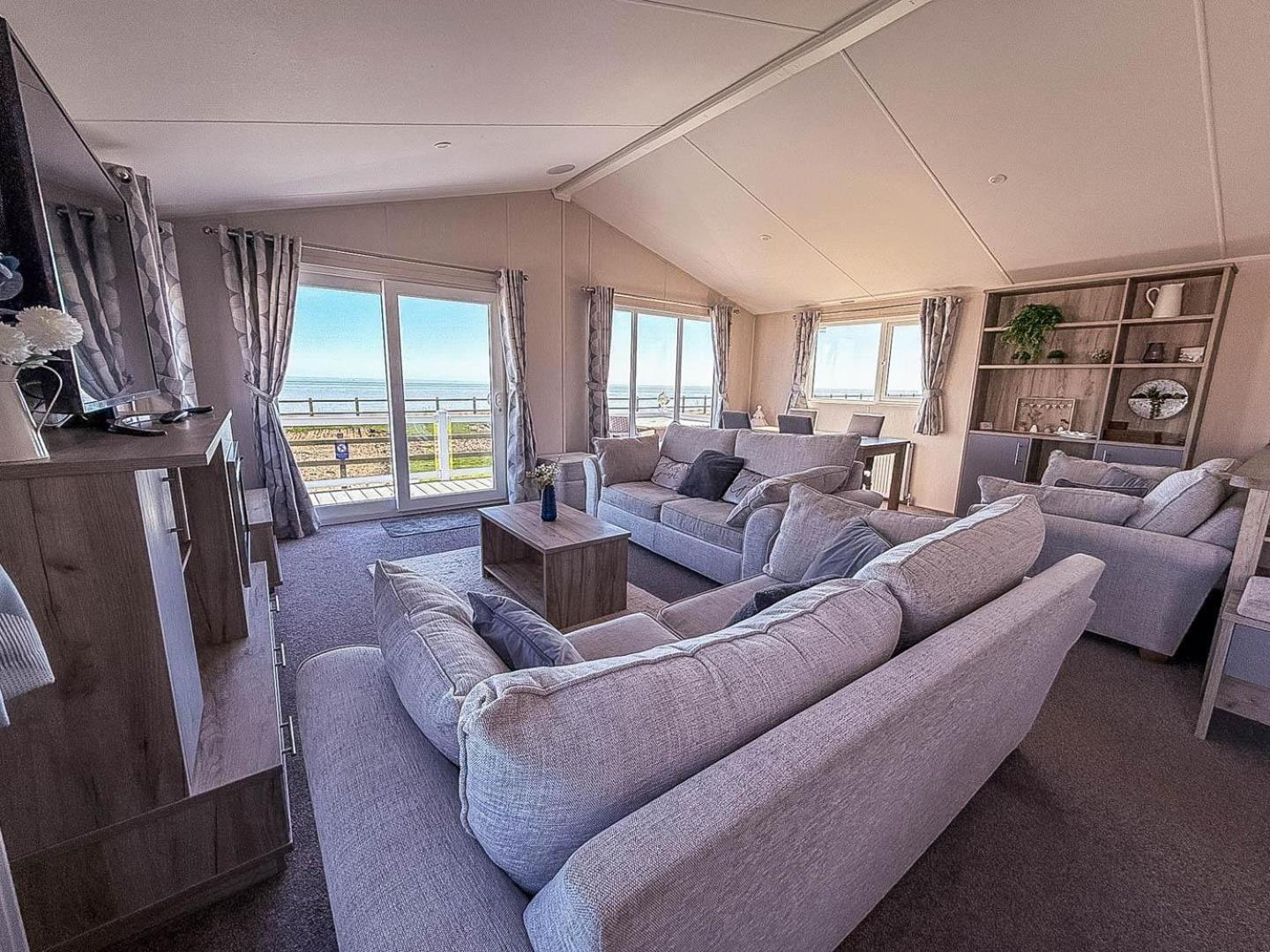 לואסטופט Stunning 6 Berth Lodge With Full Sea Views In Suffolk Ref 68007Cr מראה חיצוני תמונה